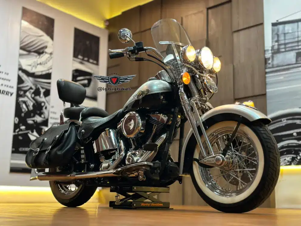 Harley Heritage softail Sringer Anniversary 100