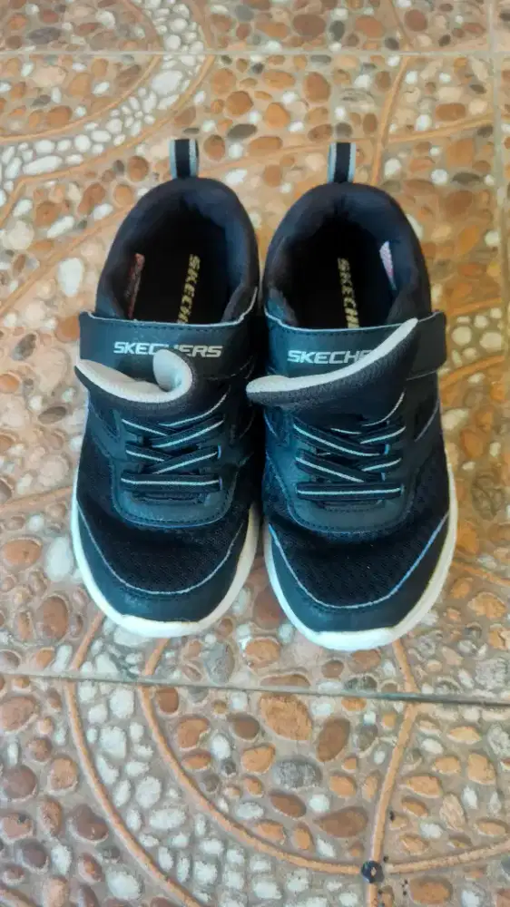 Sepatu Sekolah SKECHER