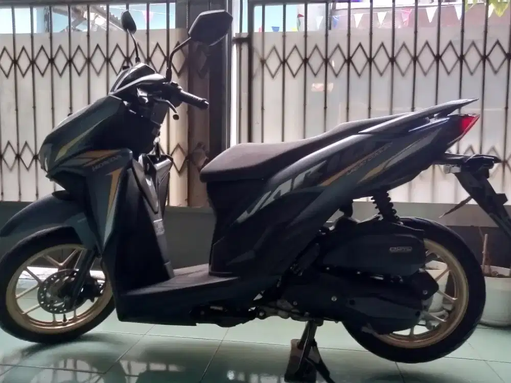 Vario 125 cc  th 2021/2022 ISS idling stop istimewa km rendah antik