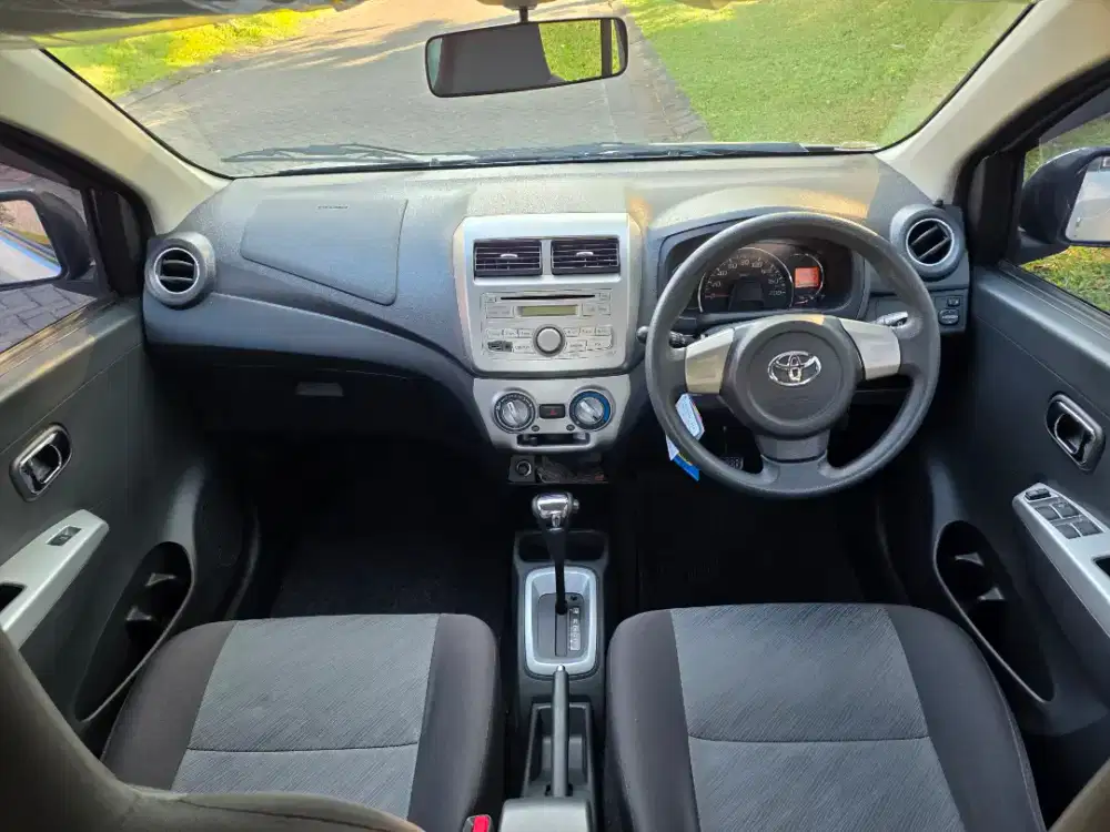 Toyita Agya TRD a/t silver Matic 2015 agia sportivo at metic automatic