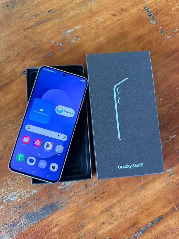 SAMSUNG S25 FE 8/256 GB FULLSET GARANSI 7 BULAN LAGI