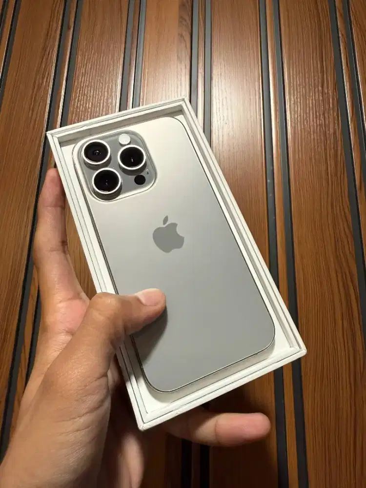iPhone 15 pro natural titanium 256gb iBox