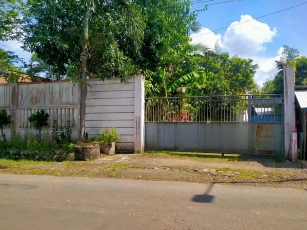 Dijual Gudang + Rumah/Kantor Jl Kapten Piere Tendean Jember Jawa Timur