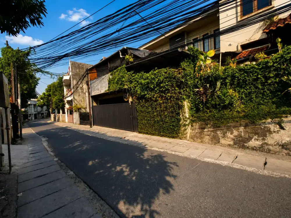 Dijual Rumah Siap Huni Dengan  Bangunan 2 Lantai di Kawasan Kebagusan Jaksel AM-18637