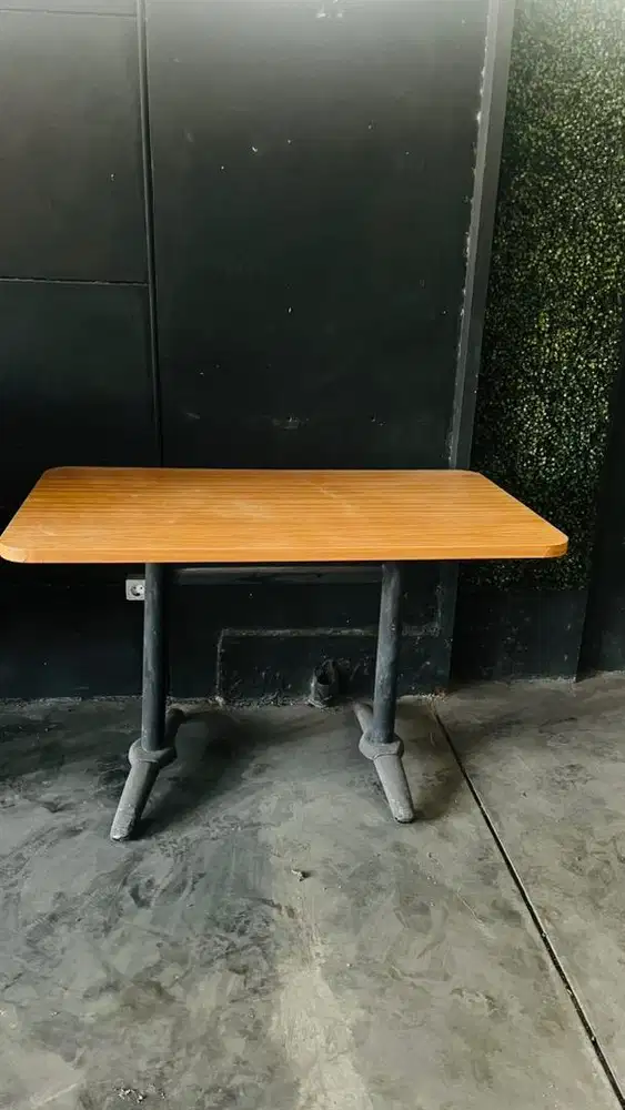 dijual meja bekas cafe