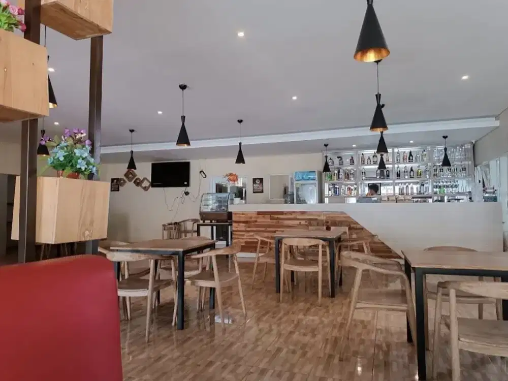 Disewakan Ex Cafe Dekat ke Air Port di Raya Kuta, Bali