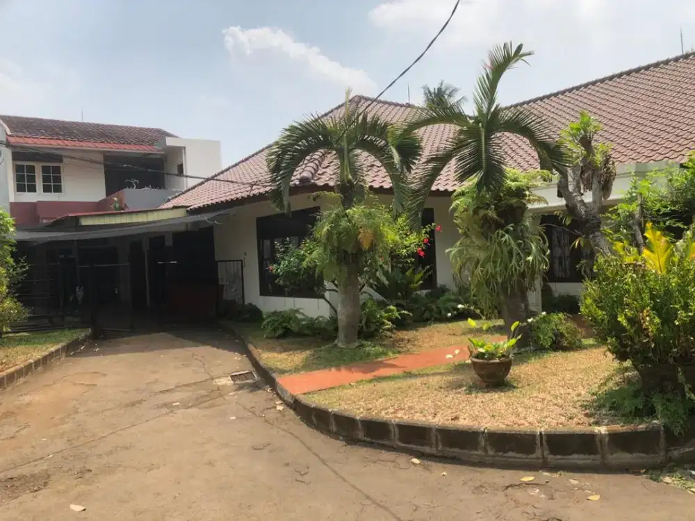 Dijual Rumah Hitung Tanah Dengan Luas 2.700m di Kawasan Jakarta Selatan BS-18805