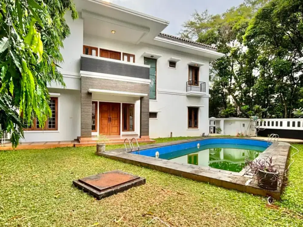 Rumah Strategis ada Swimming Pool di Kuningan Jakarta Selatan NV-18993