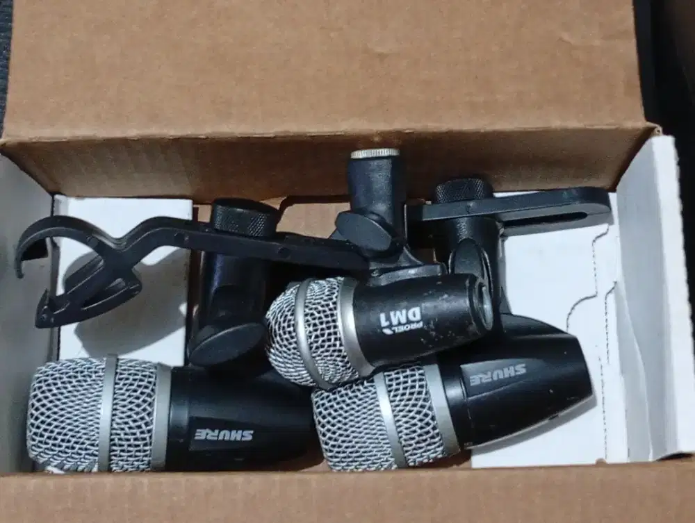 Mic Shure PG56 dan Proel dm 1