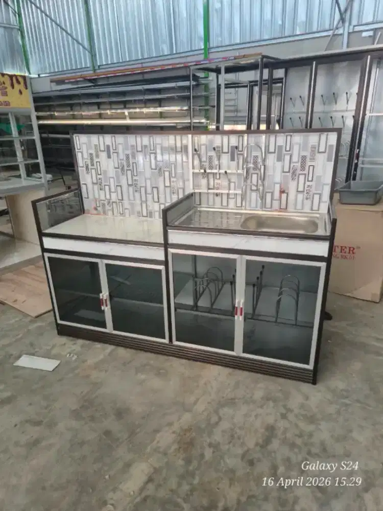 Rak kompor aluminium dan wastafel