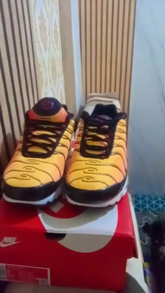 jual sepatu  baru sekali pake