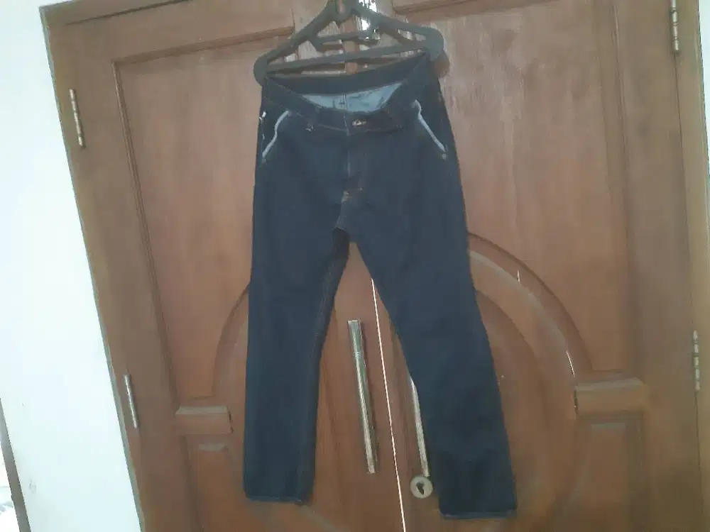 Celana Levis merek Levi Strauss & CO. Size (WL)