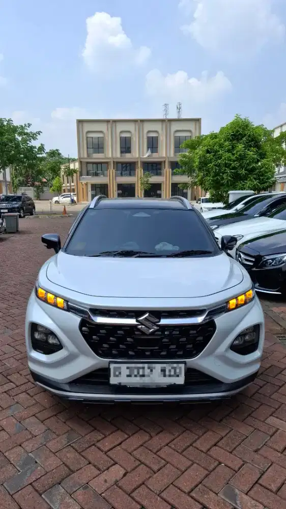 Suzuki Fronx SGX Two Tone KM Rendah