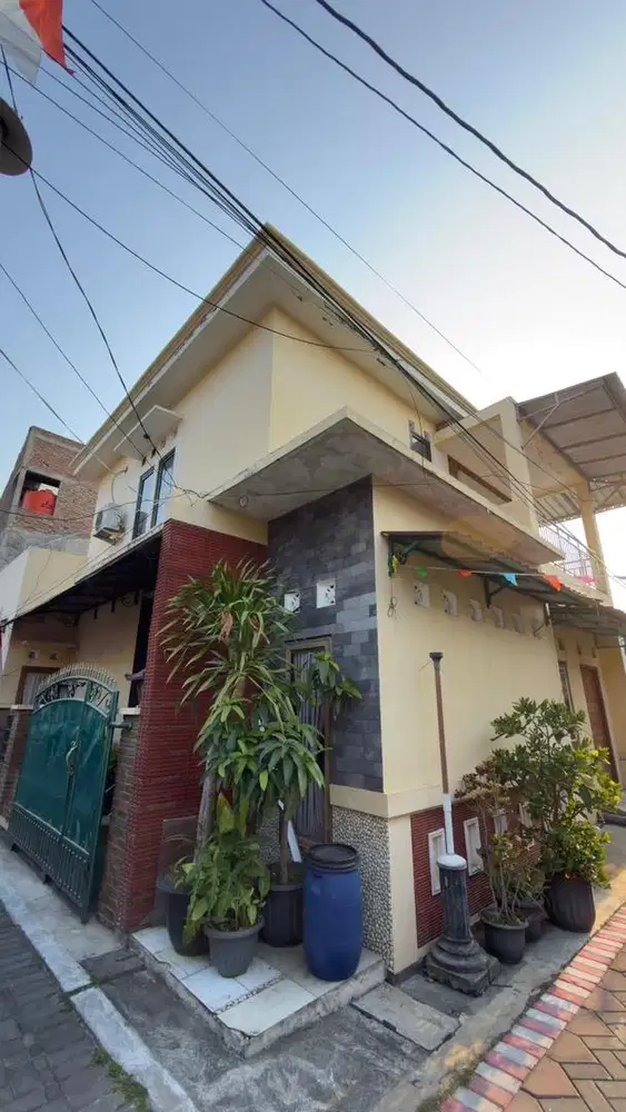 dijual rumah 2 lantai siap huni