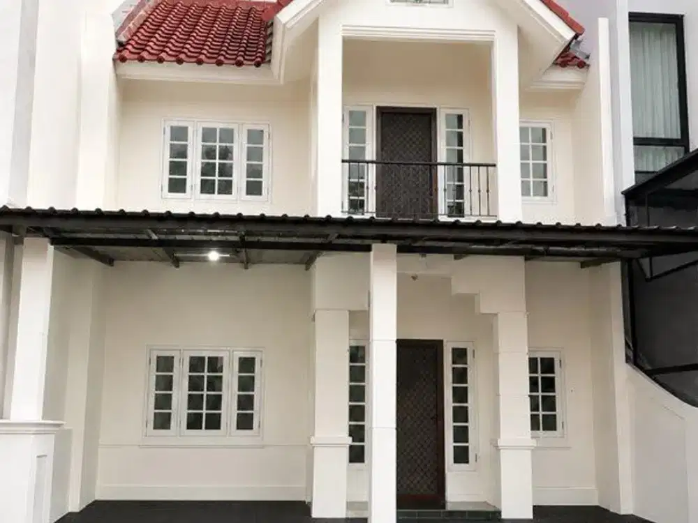 Dijual Rumah 2 Lantai Siap Huni Villa Valensia Pakuwon Indah