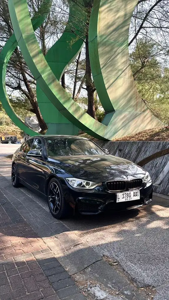 BMW F30 320i Sports Tahun 2014 pmk 2015 Low KM !