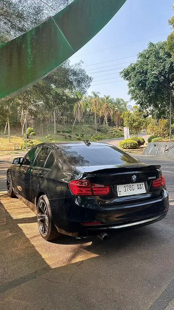 BMW F30 320i Sports Tahun 2014 pmk 2015 Low KM !