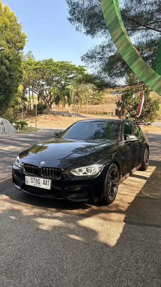BMW F30 320i Sports Tahun 2014 pmk 2015 Low KM !