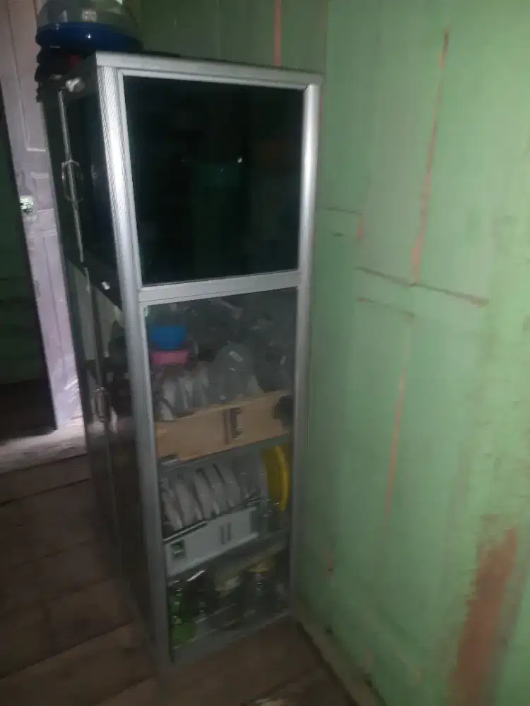 Rak piring kaca aluminium