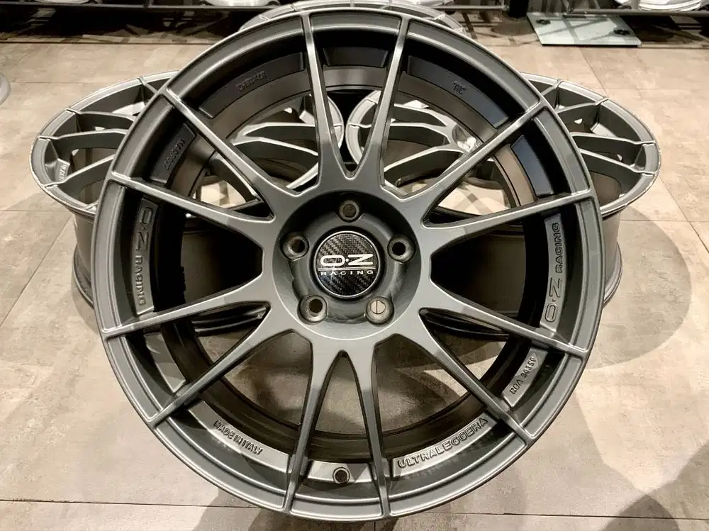 Velg OZ Ultraleggera Original, R-18, Lebar 8, PCD 5 x 114