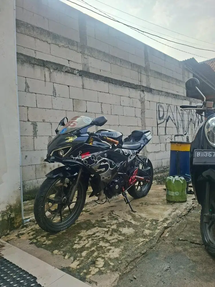 MOTOR SUZUKI GSX R150