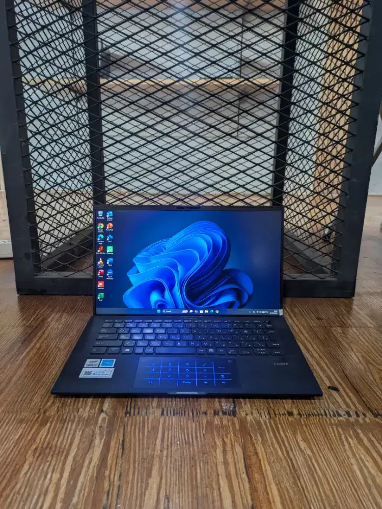 ASUS EXPERTBOOK B9
