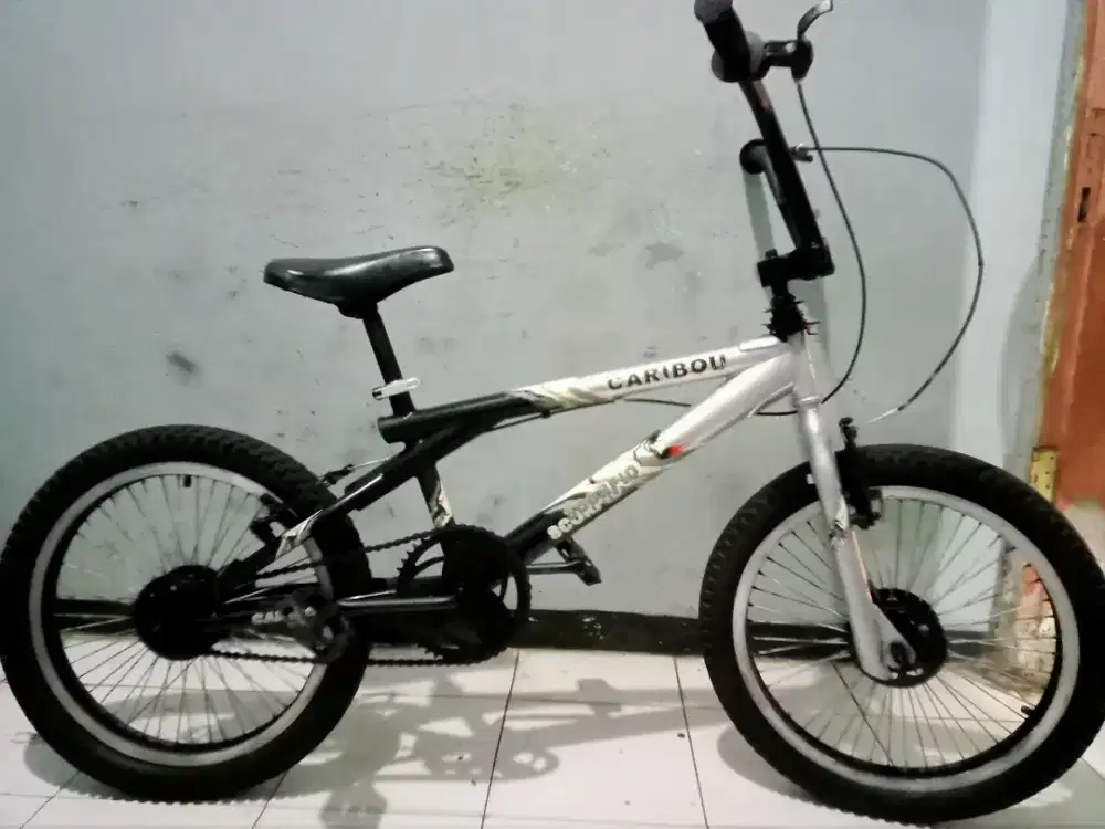 Dijual sepeda BMX merk CARIBOU ring 20 kondisi masih bagus kker normal