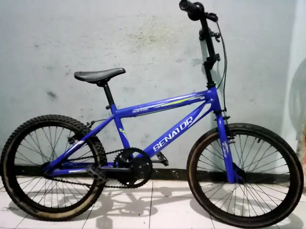 Dijual sepeda BMX merk SENATOR ring 20 kondisi masih bagus Kker Normal