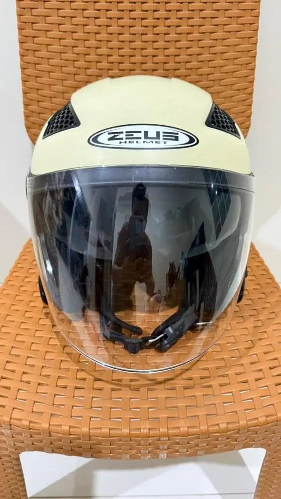Helm zeus 610 ivory cream doff double visor
