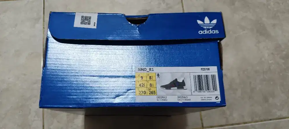 DI JUAL SEPATU ADIDAS NMD R1 BARU