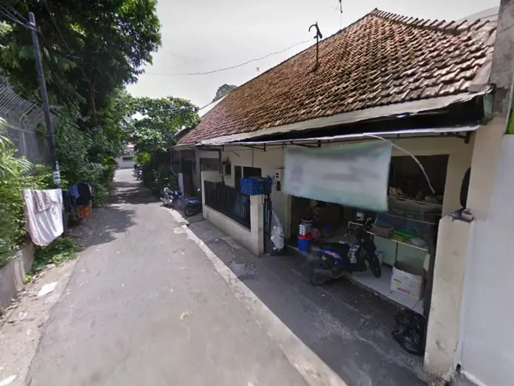 Dijual! Rumah lokasi strategis di Jl. Ir. H. Juanda, Gambir, 8x15 m², SHM