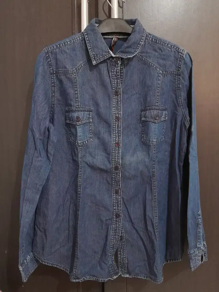 Kemeja Denim Rodeo