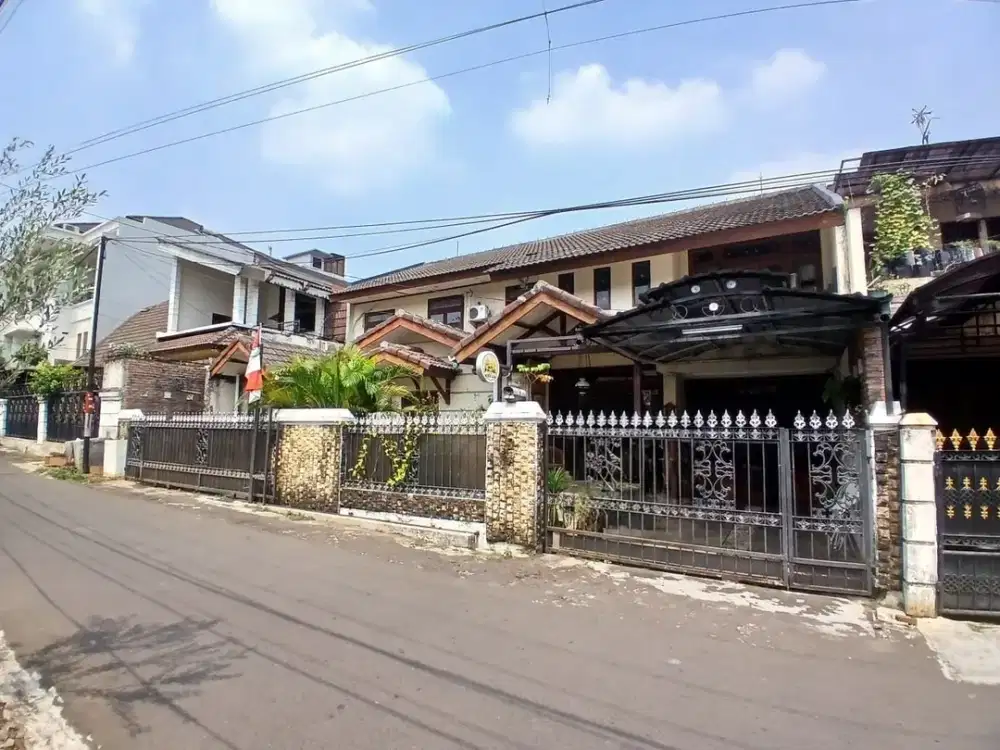 RUMAH  BAGUS  & RUANG USAHA DI TANAH KUSIR, JAKARTA SELATAN