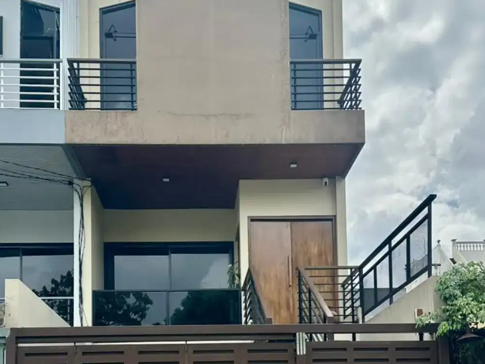 DIJUAL! RUMAH MODERN 2023 dengan SHM 3 Lantai di Pondok Bambu Jakarta Timur