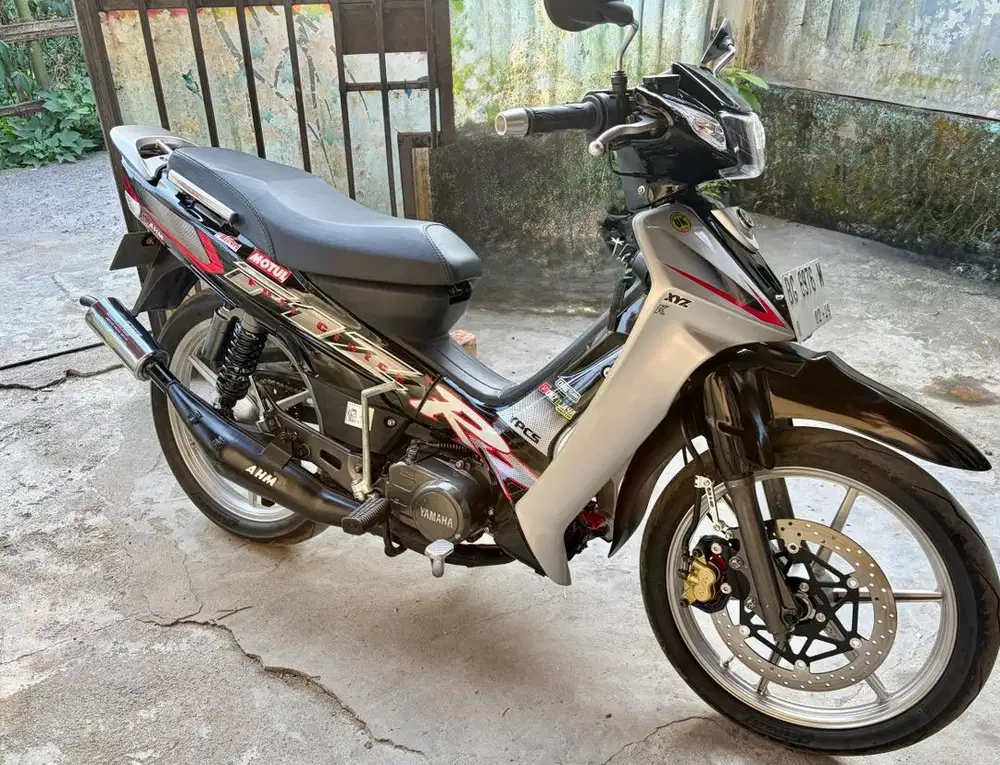 YAMAHA F1ZR 2004