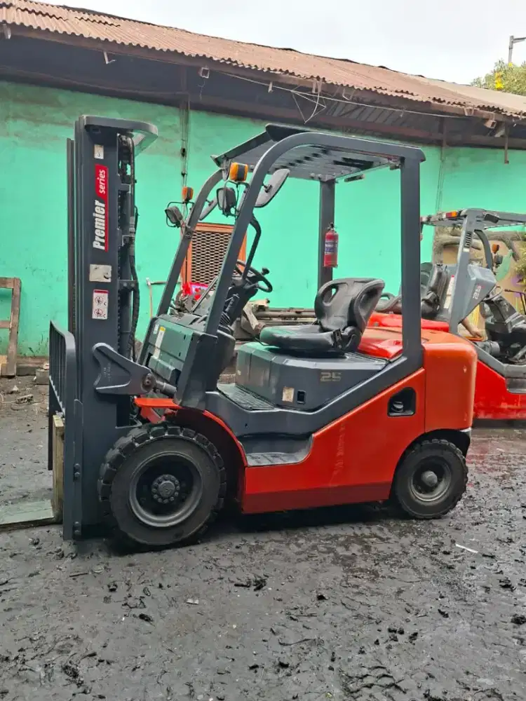 Forklift Heli 2,5 Ton,Matic,Threelift 4,3 Meter,Isuzu C240,Tahun 2020