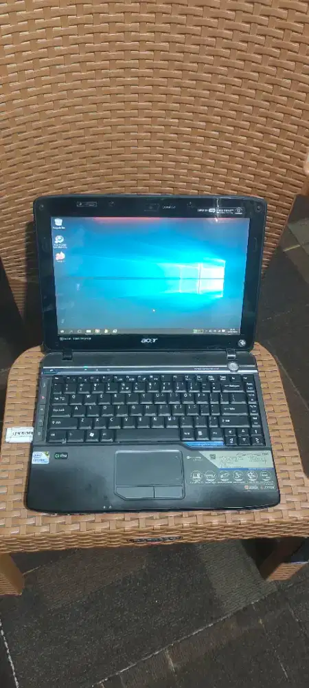 Laptop Acer Aspire Intel core 2Duo ram 4GB hardisk 250GB cuma 900rb