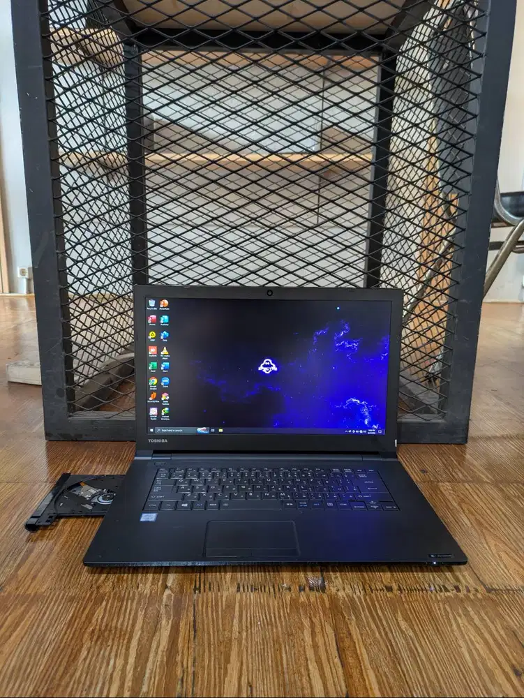 TOSHIBA DYNABOOK B65