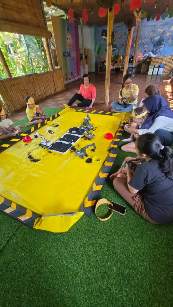 Freelance jaga mainan rental mini excavator remote control
