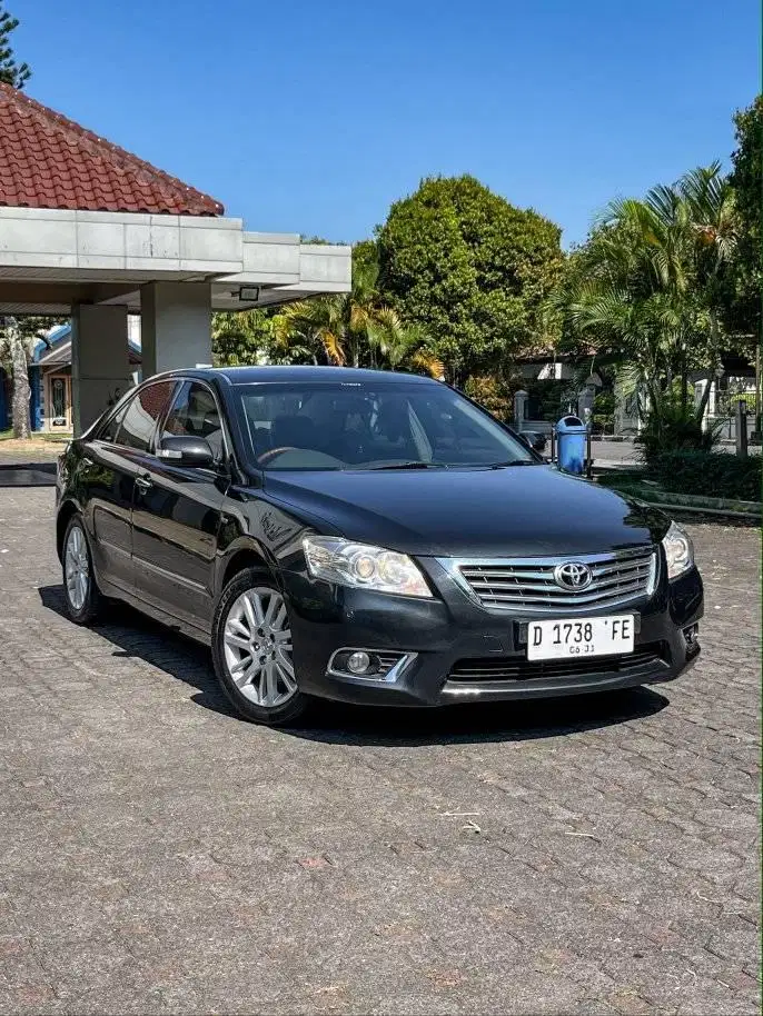Toyota Camry 2.4 V AT 2011 Dp 19 jt