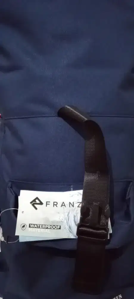Tas traveling warna biru Dongker
