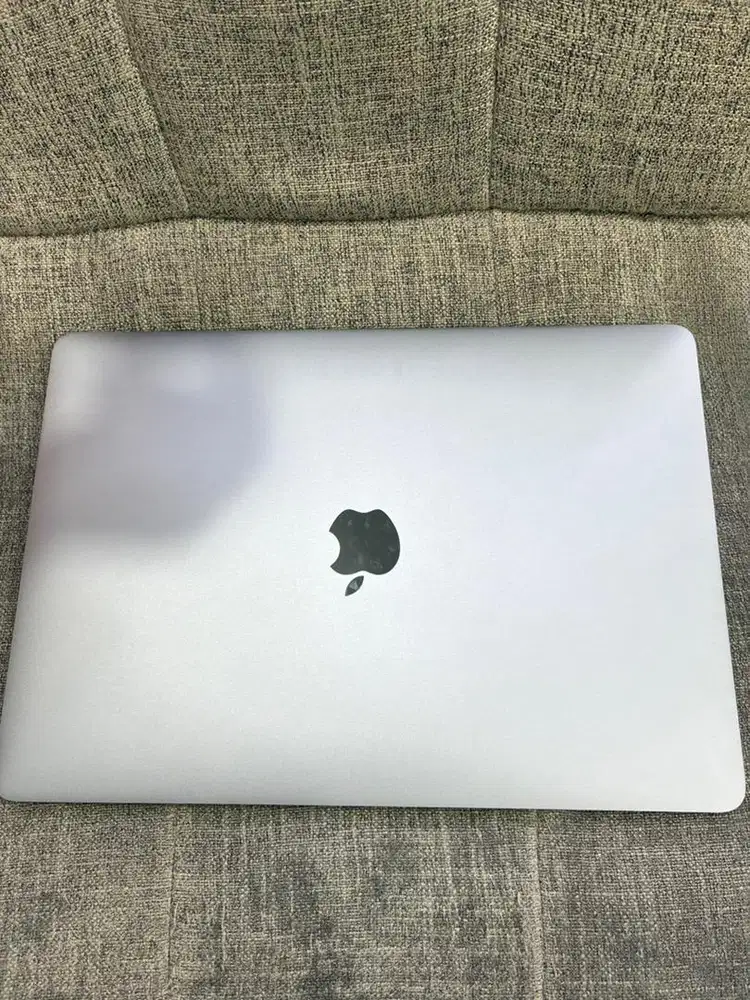 MACBOOK PRO M1 8/256
