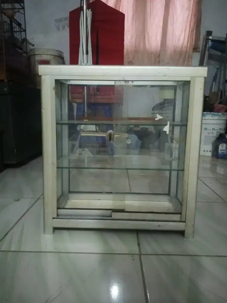 ETALASE MODEL KECIL