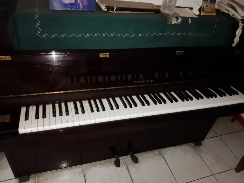 Jual piano merk SAMICK imperial German scale tipe SU 105 kondisi bagus