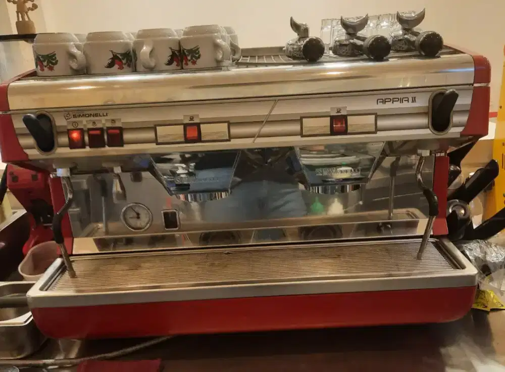 Mesin kopi Simonelli Nuova Apia II