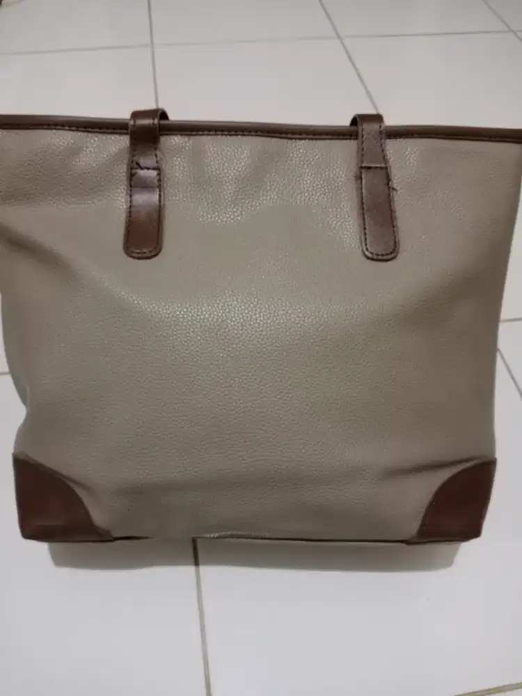 Totebag taupe ukuran besar