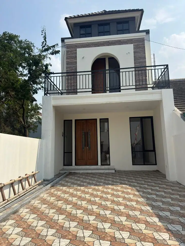 RUMAH BARU DEKAT KAMPUS AMNI ARTERI SOEKARNO HATTA SEMARANG