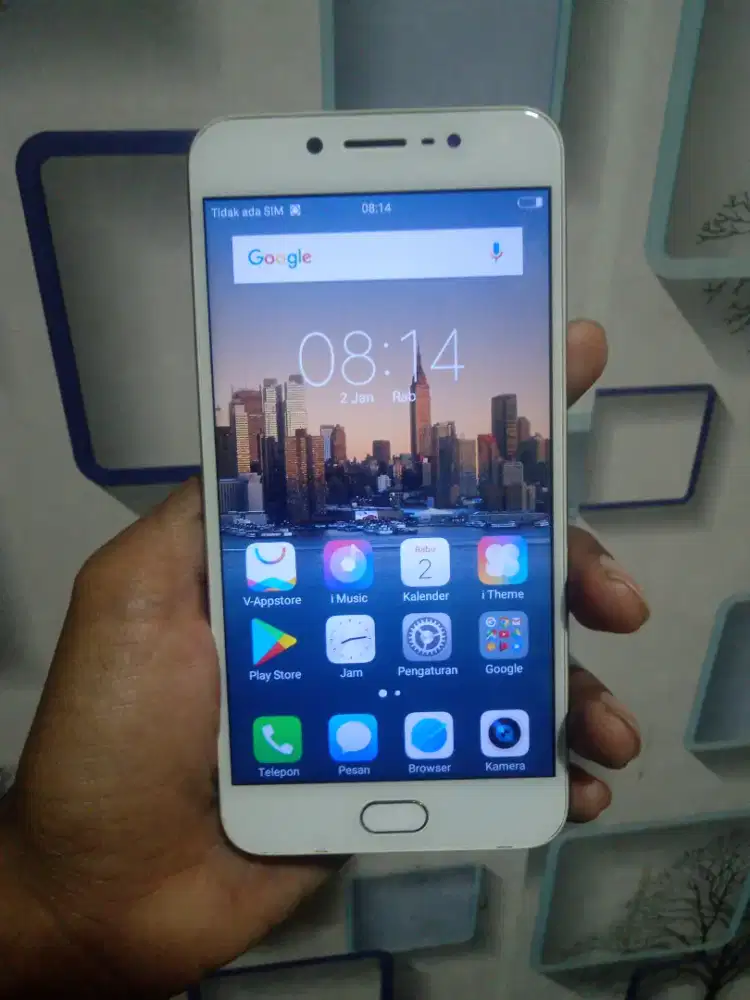 Vivo V5s 4/64 gold
unit aj bisa tt