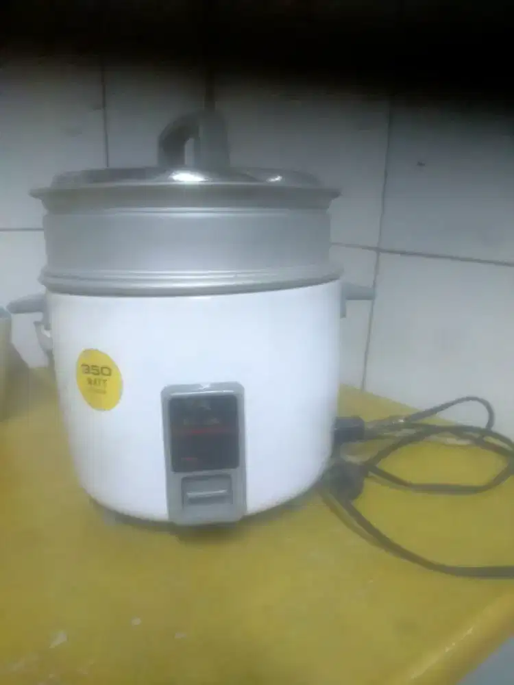 Rice Cooker Maspion 1.8 Liter + Pengukus (Barang Simpanan, Normal)