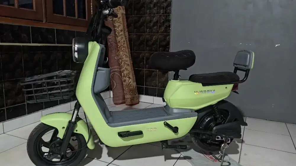 SEPEDA LISTRIK UWINFLY d7d HIJAU DAUN MULUSSSSS
